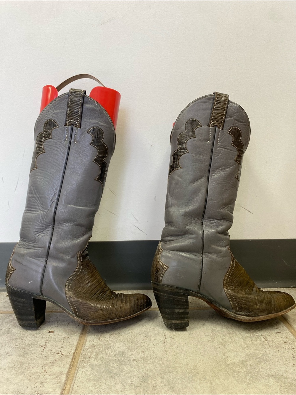 Justin Boots style L4412 - 1970’s Vintage Women's Western Cowgirl Boots